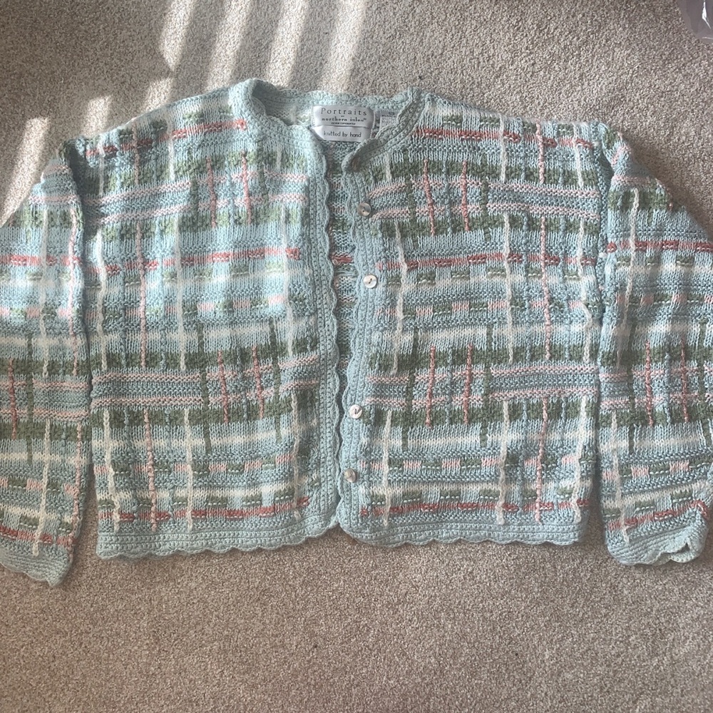 Vintage hand knitted Portraits by Northern Isles Sweater. Size L, Multicolored